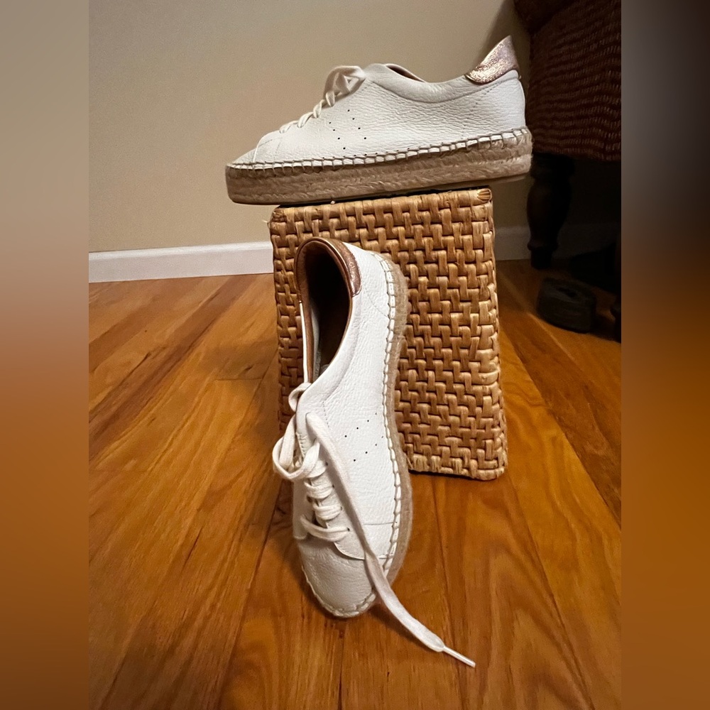 Dalsoms ladies beige gold leather espadrilles lace up shoes made Spain sz 8.5 39